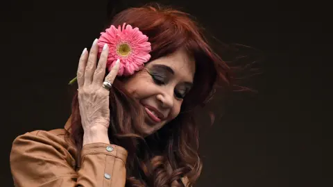 Kirchner dominó la política argentina entre 2003 y 2015 como primera dama y luego como presidenta.