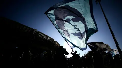 Banderín con la imagen de Diego Armando Maradona.