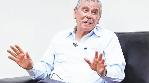 Descripción automática