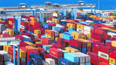 Los cuatro países latinoamericanos aceptaron abrir sus mercados a productos estadounidenses a cambio de una reducción de los aranceles sobre sus exportaciones a Estados Unidos.

Para más información del tema, visita: https://www.eleconomista.com.mx/empresas/eu-anuncia-acuerdos-comerciales-argentina-ecuador-salvador-guatemala-20251113-786521.html

¡Síguenos en nuestras redes sociales para mantenerte informado!

Twitter: https://twitter.com/eleconomista 
Facebook: https://www.facebook.com/ElEconomista.mx
Instagram: https://www.instagram.com/eleconomistamx
LinkedIn: https://www.linkedin.com/company/el-economista/

#ElEconomista #EETV