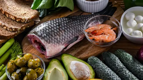 El pescado, las frutas y las hortalizas constituyen una parte esencial de la dieta mediterránea.