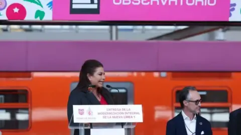 El movimiento hizo la convocatoria para manifestarse por los hechos de violencia que se viven en el país.

Para más información del tema, visita: https://www.eleconomista.com.mx/estados/brugada-condena-violencia-manifestacion-generacion-z-asegura-hay-libre-expresion-20251116-786838.html

¡Síguenos en nuestras redes sociales para mantenerte informado!

Twitter: https://twitter.com/eleconomista 
Facebook: https://www.facebook.com/ElEconomista.mx
Instagram: https://www.instagram.com/eleconomistamx
LinkedIn: https://www.linkedin.com/company/el-economista/
T

#ElEconomista #EETV