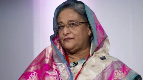 La exprimera ministra Sheikh Hasina Wajed fue juzgada en ausencia tras huir en helicóptero a India en el verano de 2024. Foto: AFP