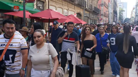 Vida cotidiana en el Centro Histórico de la Ciudad de México en noviembre de 2025.
