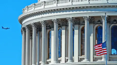 El voto se llevaría a cabo tan pronto como este martes, luego de que el presidente Donald Trump abandonara su oposición al procedimiento. 

Para más información del tema, visita: https://www.eleconomista.com.mx/internacionales/camara-representantes-eu-impulsara-votacion-publicar-investigacion-sobre-jeffrey-epstein-20251117-786948.html

¡Síguenos en nuestras redes sociales para mantenerte informado!

Twitter: https://twitter.com/eleconomista 
Facebook: https://www.facebook.com/ElEconomista.mx
Instagram: https://www.instagram.com/eleconomistamx
LinkedIn: https://www.linkedin.com/company/el-economista/

#ElEconomista #EETV