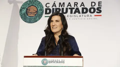 Kenia López Rabadán, presidenta de la Cámara de Diputados, en conferencia de prensa. Foto: Cortesía Cámara de Diputados