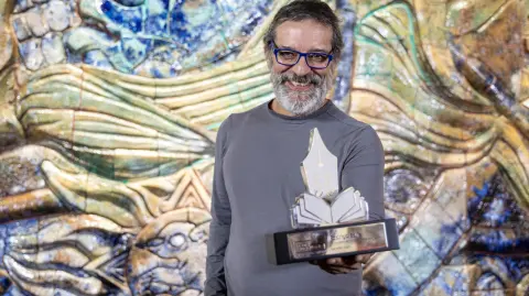 Descripción automática