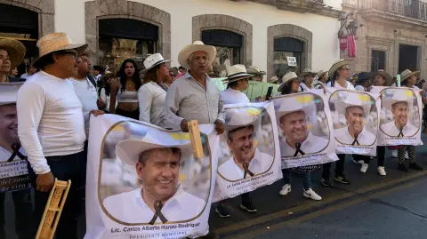 Simpatizantes de Carlos Manzo.