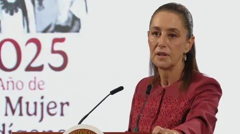 La presidenta Claudia Sheinbaum informó que antes de que concluya el año presentará su iniciativa de reforma constitucional para reducir en México la jornada laboral a 40 horas, y que la negociación para aumentar el salario mínimo en 2026 “va muy bien”.

Para más información del tema, visita: https://www.eleconomista.com.mx/capital-humano/sheinbaum-presentara-iniciativa-jornada-40-horas-concluya-ano-20251124-787990.html
Twitter: https://twitter.com/eleconomista   
Sitio web: https://www.eleconomista.com.mx/   
Facebook: https://www.facebook.com/ElEconomista.mx   
 
#ElEconomista￼