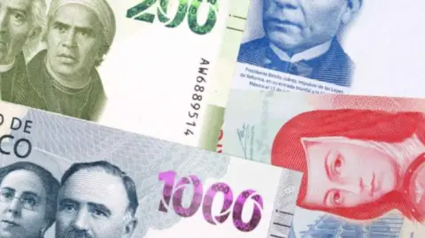 La divisa local avanza en un día de volumen reducido, mientras los operadores mantienen las expectativas por un recorte a la tasa de la Fed el próximos mes.