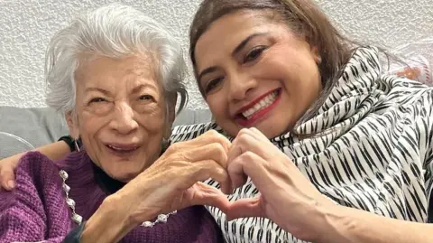 Margarita Molina Ríos y Clara Brugada.