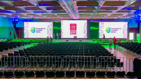 Preparativos del InnovaFest LATAM 2025.