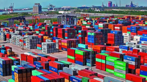 De acuerdo con el predictamen de reforma a la Ley de los Impuestos Generales de Importación y Exportación, las tarifas serán de hasta 50%, pero se modifican a la baja la mayoría de las tasas propuestas por el Ejecutivo en septiembre pasado.