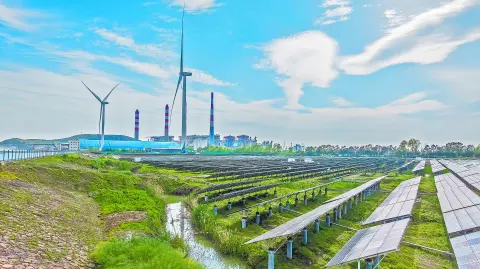 La ley eleva el umbral de generación distribuida a 0.7 MW y formaliza el autoconsumo hasta 20 MW.