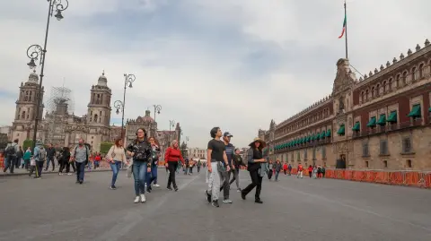 El aumento consistente del salario mínimo es lo que está presionando al alza el precio de servicios que se ha mantenido resistente.