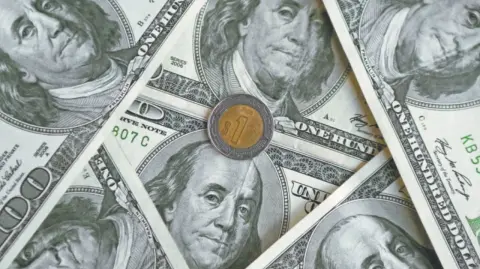 Los operadores conocerán más tarde la última decisión de política monetaria del banco central estadounidense en el año. Se prevé un recorte de tasa de 25 pb.