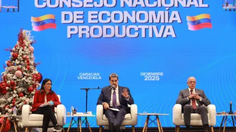 Nicolás Maduro convocó a la lealtad de los venezolanos contra Donald Trump, luego de participar en un foro económico.