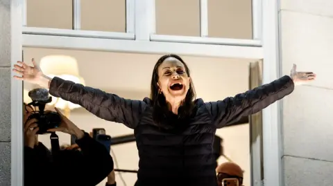 La líder de la oposición venezolana María Corina Machado afirmó este jueves en Oslo que recibió ayuda de Estados Unidos para salir de Venezuela, donde vive en clandestinidad desde agosto de 2024, para viajar a Oslo a recibir el premio Nobel de la Paz.