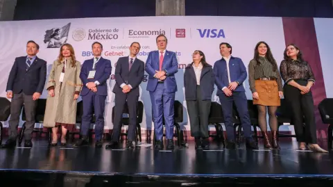 “Están trayendo vehículos automotores importados que no hacemos nada aquí. Bueno, ni la caja. ¡Pues no te deja nada!", dijo el secretario de Economía en una conferencia de prensa.