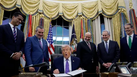 El decreto firmado por Donald Trump apunta a que la inteligencia artificial opere dentro de un único marco legal de carácter nacional.