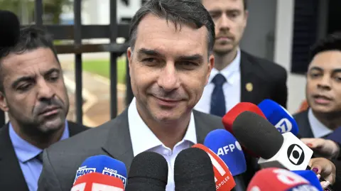 El senador Flavio Bolsonaro, hijo del expresidente brasileño Jair Bolsonaro.