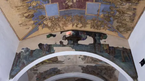 Restauración de pintura mural en Museo Regional de los Pueblos de Morelos. Foto   INAH Morelos