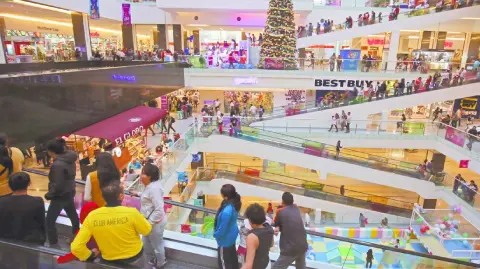 En octubre creció 0.3% mensual, pero en noviembre se contrajo 0.1% pese al Buen Fin, muestra el indicador adelantado del Instituto.

Para más información del tema, visita: https://www.eleconomista.com.mx/empresas/inegi-atisba-cautela-persistente-consumo-privado-recta-final-20251217-791726.html

¡Síguenos en nuestras redes sociales para mantenerte informado!

Twitter: https://twitter.com/eleconomista 
Facebook: https://www.facebook.com/ElEconomista.mx
Instagram: https://www.instagram.com/eleconomistamx
LinkedIn: https://www.linkedin.com/company/el-economista/

#ElEconomista #ConsumoPrivado #INEGI