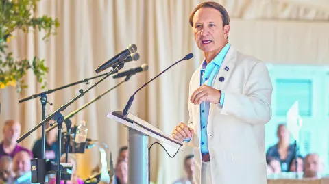 Descripción automática