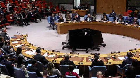 Trump acusa a Caracas de utilizar la venta de petróleo para financiar el narcoterrorismo.