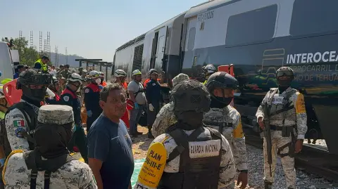 El tren, con 241 pasajeros y nueve tripulantes a bordo, se descarriló a las 9:28 horas del domingo 28 de diciembre, a 80 km de la ciudad de Salina Cruz.