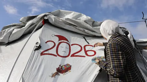 La falta de servicios esenciales sigue definiendo la vida cotidiana de más de dos millones de personas, para quienes el cierre del año fue más un momento de resistencia que de festejo.