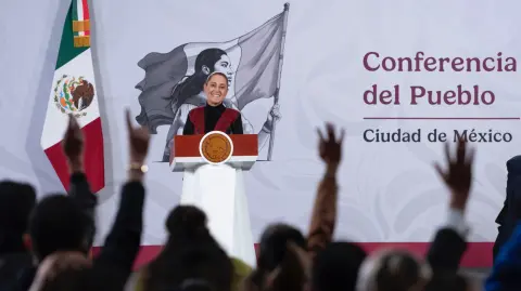 La presidenta Claudia Sheinbaum en su conferencia matutina en Palacio Nacional.