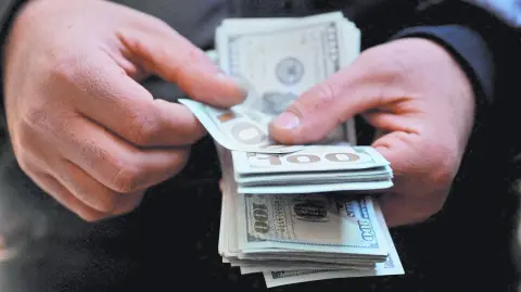 Se benefició del gasto centrado en infraestructura digital, centros de datos y empresas de Inteligencia Artificial.

Para más información del tema, visita: https://www.eleconomista.com.mx/economia/eu-atrajo-mayor-parte-inversion-20260101-793525.html

¡Síguenos en nuestras redes sociales para mantenerte informado!

Twitter: https://twitter.com/eleconomista 
Facebook: https://www.facebook.com/ElEconomista.mx
Instagram: https://www.instagram.com/eleconomistamx
LinkedIn: https://www.linkedin.com/company/el-economista/

#ElEconomista #EETV