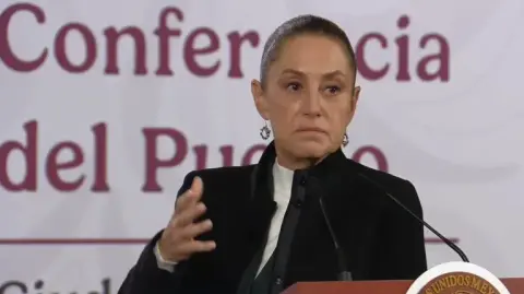 El presidente estadounidense, Donald Trump, anunció temprano el sábado que su ejército había capturado al líder venezolano, Nicolás Maduro, tras "un ataque a gran escala" contra la nación caribeña.

Para más información del tema, visita: https://www.eleconomista.com.mx/internacionales/mexico-condena-ataque-militar-eu-venezuela-20260103-793638.html

¡Síguenos en nuestras redes sociales para mantenerte informado!

Twitter: https://twitter.com/eleconomista 
Facebook: https://www.facebook.com/ElEconomista.mx
Instagram: https://www.instagram.com/eleconomistamx
LinkedIn: https://www.linkedin.com/company/el-economista/
T

#ElEconomista #EETV