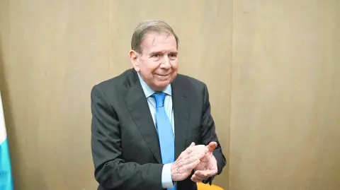 Descripción automática