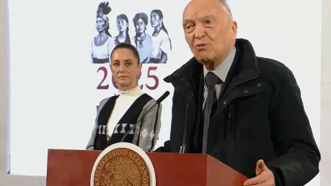 La presidenta de México, Claudia Sheinbaum, anunció que el exfiscal general de la República, Alejandro Gertz Manero, será propuesto como embajador de México en el Reino Unido.

Para más información del tema, visita: https://www.eleconomista.com.mx/politica/sheinbaum-adelanta-gertz-manero-sera-embajador-mexico-reino-unido-20260107-794176.html

¡Síguenos en nuestras redes sociales para mantenerte informado!

Twitter: https://twitter.com/eleconomista 
Facebook: https://www.facebook.com/ElEconomista.mx
Instagram: https://www.instagram.com/eleconomistamx
LinkedIn: https://www.linkedin.com/company/el-economista/

#ElEconomista #GertzManero #Sheinbaum