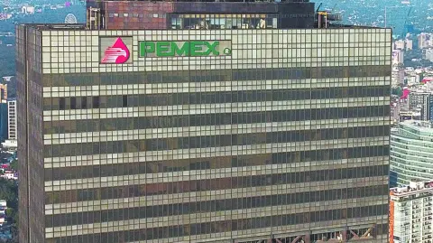 Este año, el gobierno federal deberá gastar alrededor de 20,000 millones de pesos diarios para poder hacer frente al pago de sus obligaciones de gasto, de acuerdo con cálculos de la organización México Evalúa.

Para más información del tema, visita: https://www.eleconomista.com.mx/economia/gobierno-gastara-20-000-millones-pesos-dia-solventar-pago-obligaciones-20260108-794335.html

¡Síguenos en nuestras redes sociales para mantenerte informado!

Twitter: https://twitter.com/eleconomista 
Facebook: https://www.facebook.com/ElEconomista.mx
Instagram: https://www.instagram.com/eleconomistamx
LinkedIn: https://www.linkedin.com/company/el-economista/

#ElEconomista #EETV