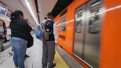 Miles de estudiantes de la CDMX utilizan el Metro para poder llegar a sus centros de estudio.