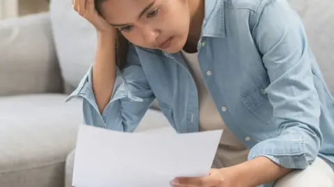 La economía conductual lleva décadas documentando el “dolor de pagar”.