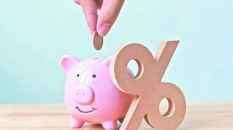 La Consar destacó que el Sistema de Ahorro para el Retiro registró en 2025 uno de sus desempeños más sólidos, con plusvalías por 1.14 billones de pesos, la primera vez en los 28 años de existencia del Sistema que los rendimientos superan el billón de pesos.

Para más información del tema, visita: https://www.eleconomista.com.mx/sectorfinanciero/recursos-administrados-afores-pasaron-20-24-pib-ano-20260115-795518.html

¡Síguenos en nuestras redes sociales para mantenerte informado!

Twitter: https://twitter.com/eleconomista 
Facebook: https://www.facebook.com/ElEconomista.mx
Instagram: https://www.instagram.com/eleconomistamx
LinkedIn: https://www.linkedin.com/company/el-economista/

#ElEconomista #Afores