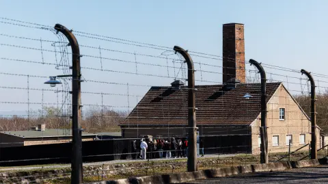 El antiguo crematorio del antiguo campo de concentración nazi de Buchenwald, fotografiado el 3 de abril de 2025, antes de la ceremonia conmemorativa.