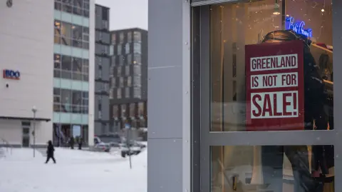 La población de Groenlandia manifiesta su inconformidad con el presidente Trump.