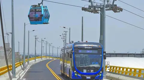 La Alianza de Tranviarios de México (ATM) mantiene firme su postura de estallar la huelga en el Sistema de Transportes Eléctricos de la Ciudad de México.

Para más información del tema, visita: https://www.eleconomista.com.mx/empresas/huelga-transporte-electrico-cdmx-llega-plazo-limite-tranviarios-mantienen-postura-20260120-796134.html

¡Síguenos en nuestras redes sociales para mantenerte informado!

Twitter: https://twitter.com/eleconomista 
Facebook: https://www.facebook.com/ElEconomista.mx
Instagram: https://www.instagram.com/eleconomistamx
LinkedIn: https://www.linkedin.com/company/el-economista/

#ElEconomista #EETV