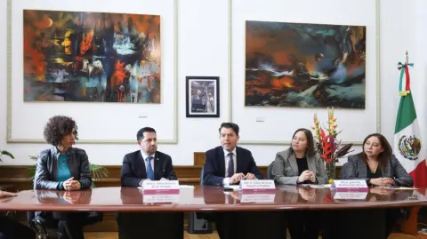 Firma del convenio de colaboración entre el Fovissste y el Renapo