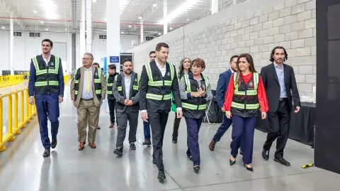 Inauguración del nuevo centro de distribución de Mercado Libre en el Estado de México.