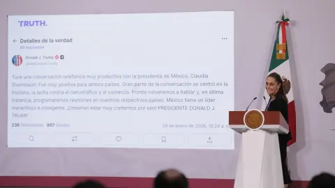 La presidenta Claudia Sheinbaum reacciona al mensaje de su homólogo Donald Trump, tras la llamada de este jueves. Foto EE: Eric Lugo.