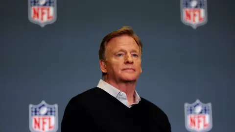 El comisionado de la NFL, Roger Goodell, durante la noche inaugural del Super Bowl LX en el Centro de Convenciones San José McEnery el 2 de febrero de 2026 en San José, California.