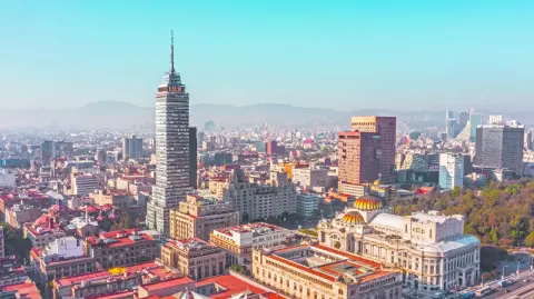 La economía mexicana ha comenzado 2026 con un arranque débil, destacó el Instituto Mexicano de Ejecutivos de Finanzas (IMEF), tras analizar sus indicadores adelantados.

Para más información del tema, visita: https://www.eleconomista.com.mx/economia/economia-mexicana-arranque-debil-2026-imef-20260203-798175.html

¡Síguenos en nuestras redes sociales para mantenerte informado!

Twitter: https://twitter.com/eleconomista 
Facebook: https://www.facebook.com/ElEconomista.mx
Instagram: https://www.instagram.com/eleconomistamx
LinkedIn: https://www.linkedin.com/company/el-economista/

#ElEconomista #EETV