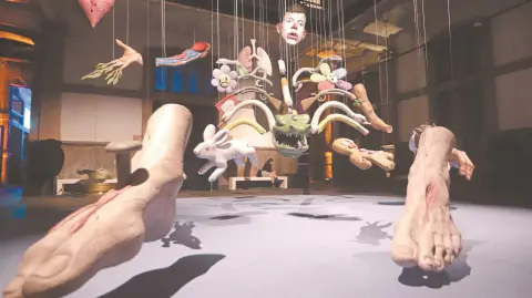 Salón Acme. I am the Resurrection and I am the Life, de Enrique López Llamas. Tomás Martínez Valdivia.