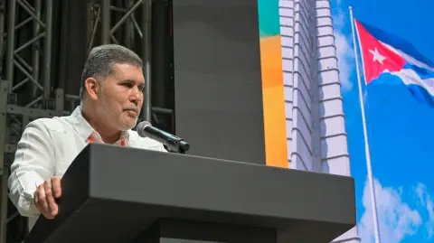 Oscar Pérez-Oliva Fraga, viceprimer ministro.